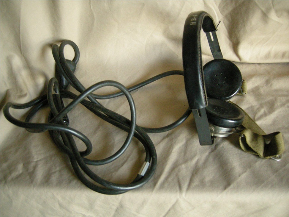 hb-4 headphone 2